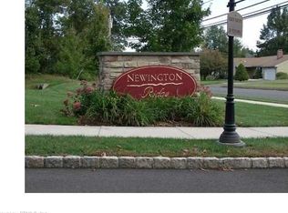 33 Chaplin St, Newington, CT 06111