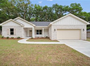 7040 Country Oaks Dr N, Irvington, AL 36544