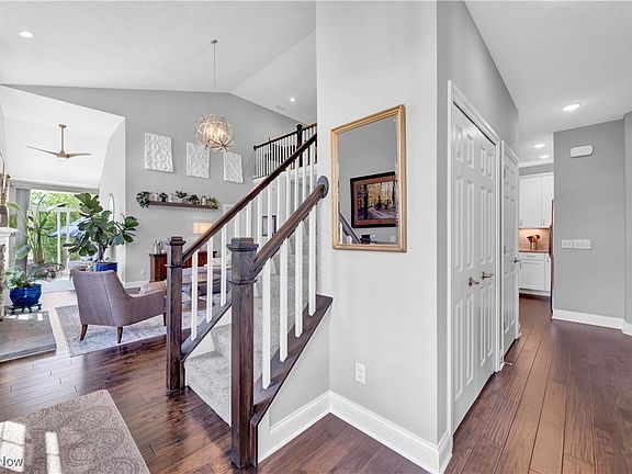 3rd image of 33225 Belladon Ct