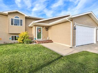 1113 28th Ave NE, Aberdeen, SD 57401