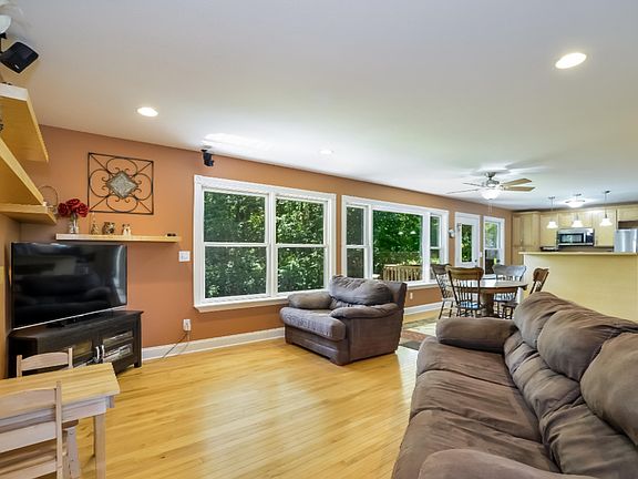 5th image of 13496 Olin Meadows Ct NE