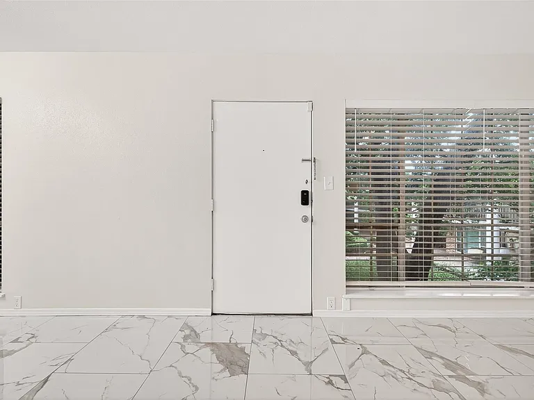 2201 Fountain View Dr #54 — Photo 7