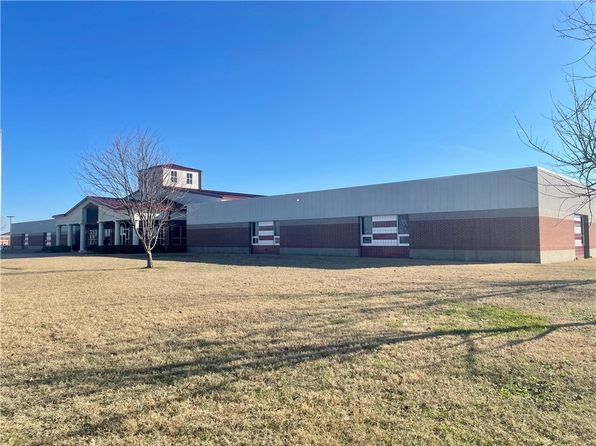7667 W Gibbs Rd, Springdale, AR 72762