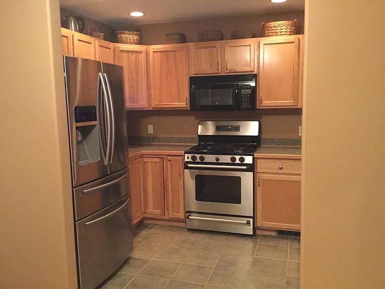 Sherwood Forest Dr — Photo 2