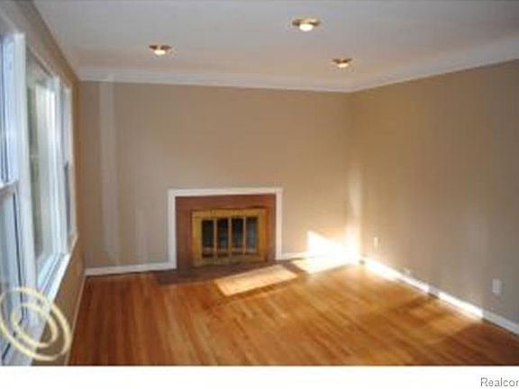 5th image of 23420 Norwood Ave