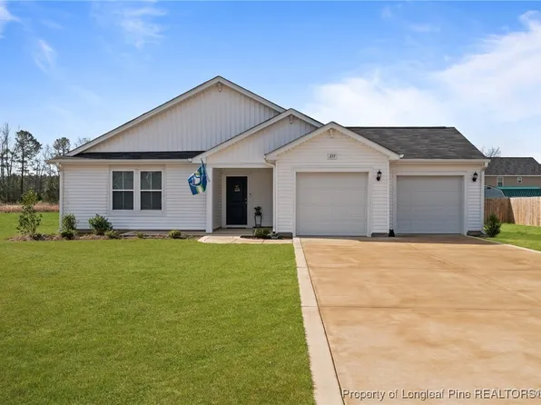 235 Graystoke Ln, Raeford, NC 28376