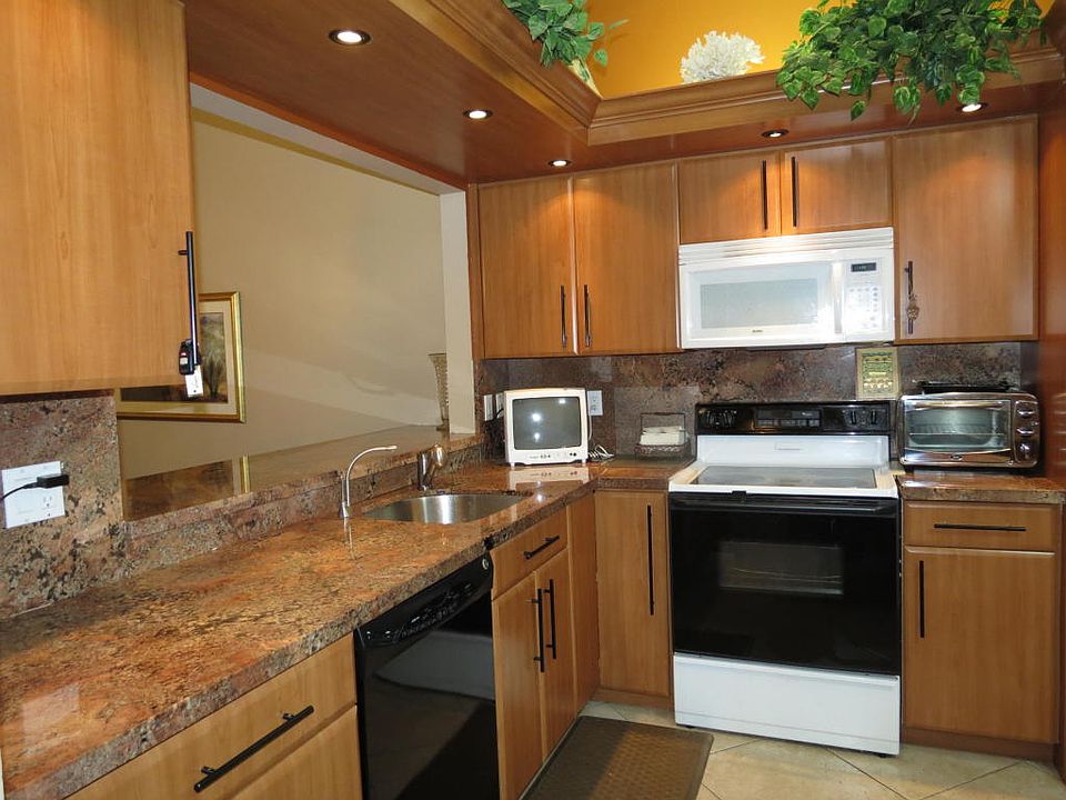 Home For Sale In Palm Chase Lakes