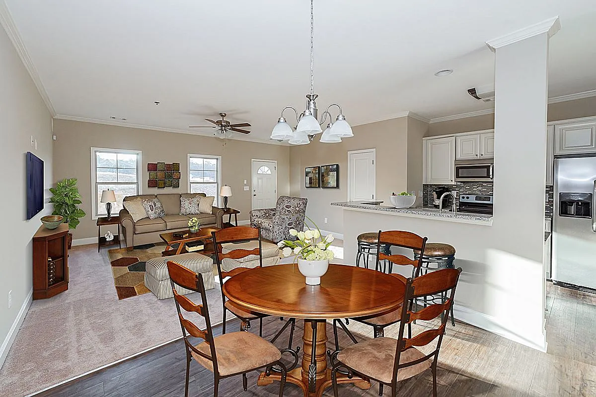 3 bed, 2.5 bath, 1760 sqft, $2,500 — Photo 4
