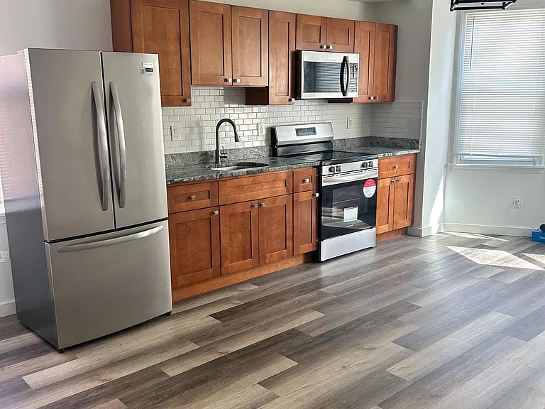 2035 W Toronto St #2 — Photo 2