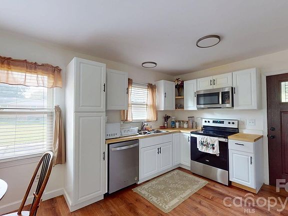 3rd image of 2605 Kimberly Dr