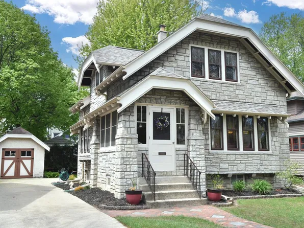 2217 N 71st STREET, Wauwatosa, WI 53213