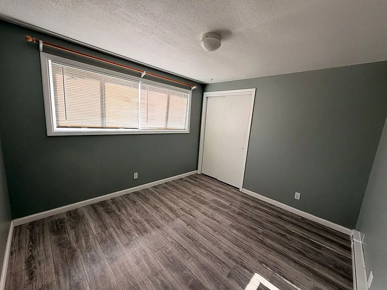 5883 Onyx Ave — Photo 6