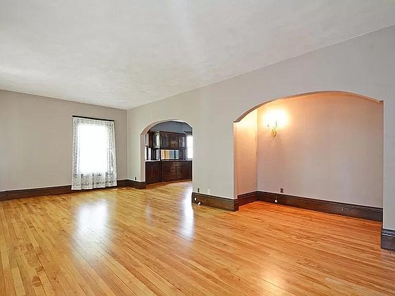 4th image of 3036 James Ave S