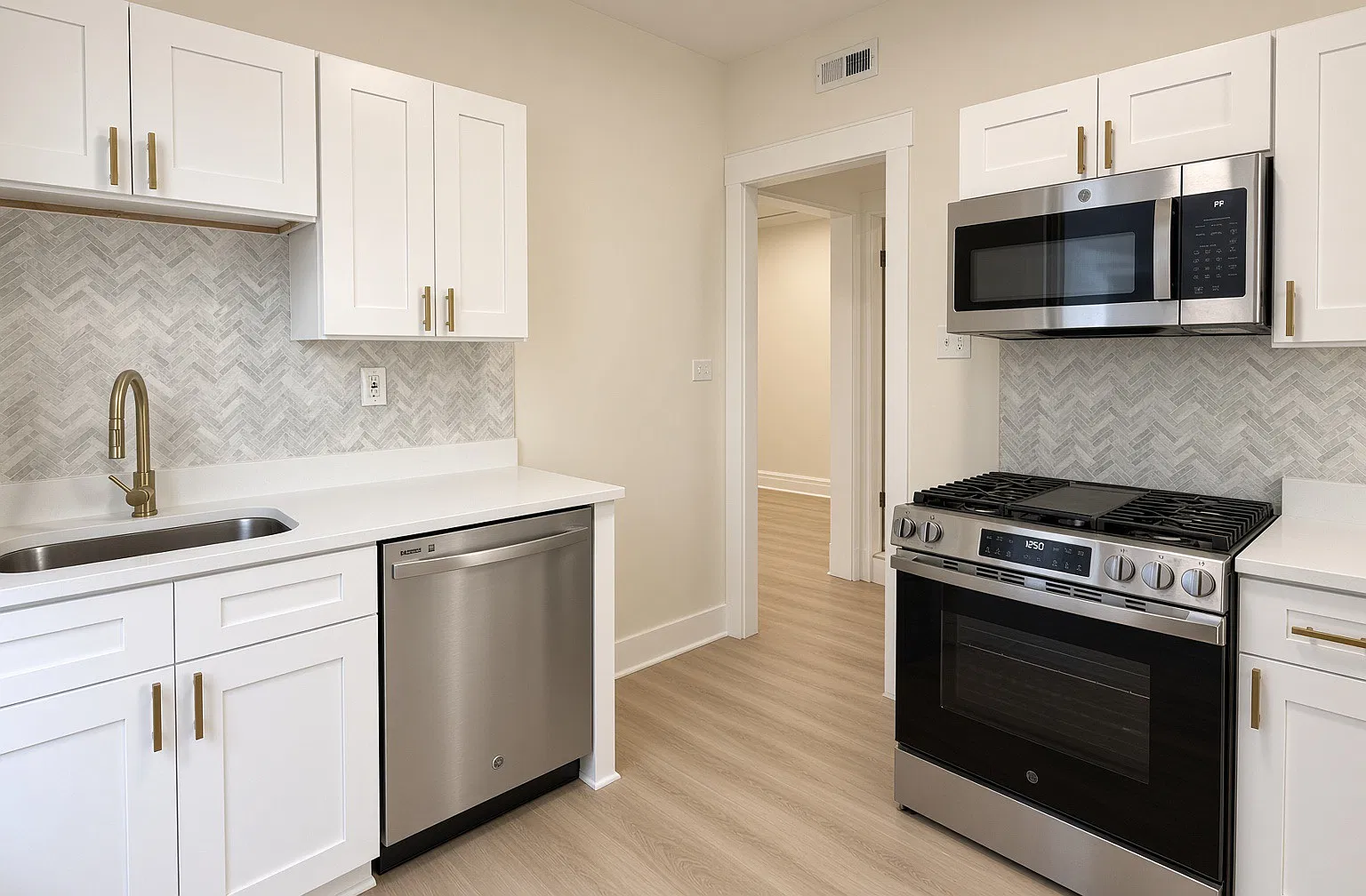 2 bed, 1000 sqft, $2,150 — Photo 1