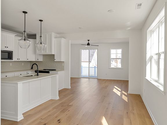 4th image of 548 Byres Ct Lot 18A