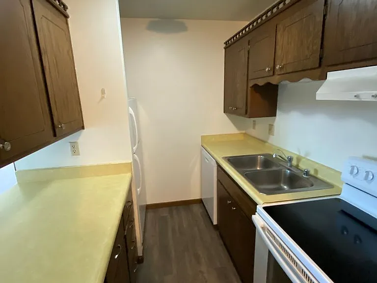 Spartan Drive Apartments — Photo 26