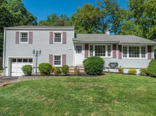39 Warren Trl, Denville, NJ 07834