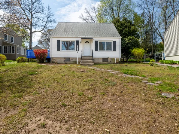 99 Deerfield Avenue, Waterbury, CT 06708