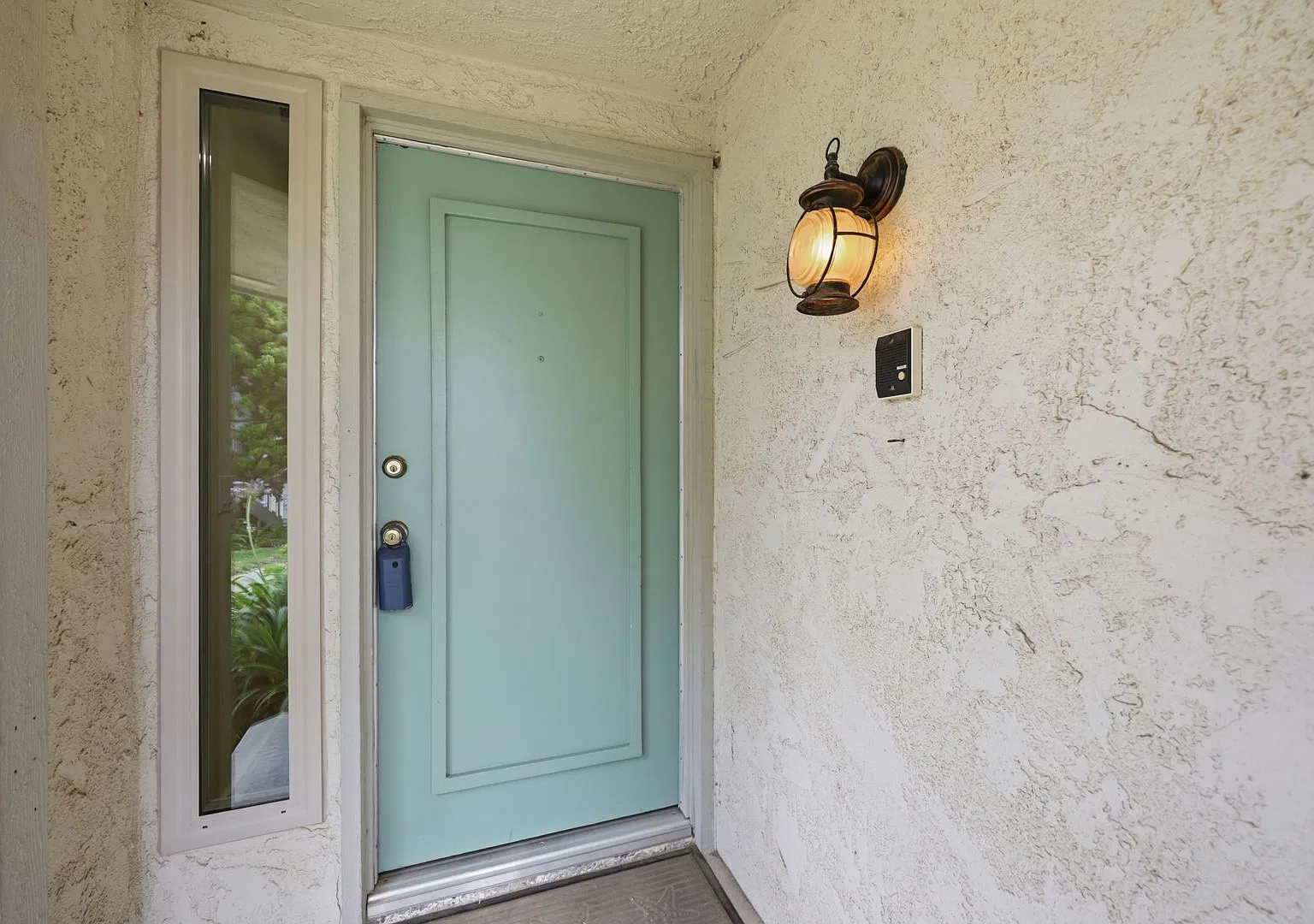 For Lease - 1+2 Condo With Ensuite Loft Over Looking The Channel Islands Harbor W/Lots Of Amenities — Photo 2