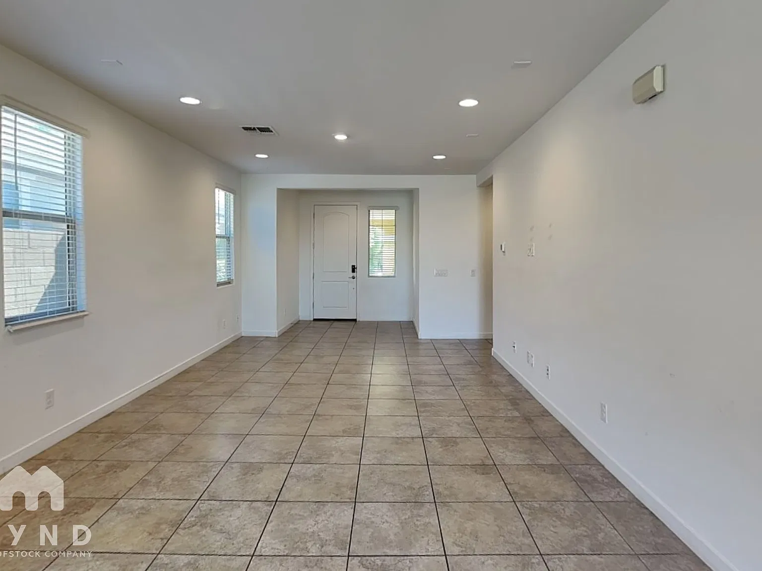 3 bed, 2.0 bath, 1397 sqft, $2,075 — Photo 3