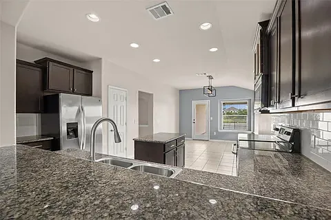 3 bed, 1509 sqft, $2,175 — Photo 4