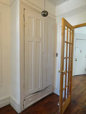 Rented by Perry Associates NYC Inc | media 22