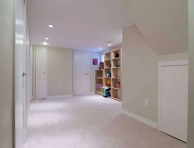 485 Winnett Ave — Photo 13