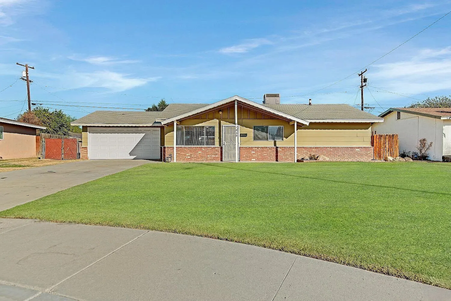 3 bed, 2.0 bath, 1200 sqft, $2,200 — Photo 1
