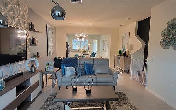 5th image of 5028 Caspian St