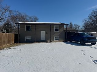 504 Harvest Dr, Saint Charles, MO 63304