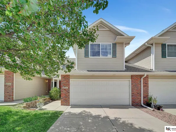 6921 Naples Dr, Lincoln, NE 68526