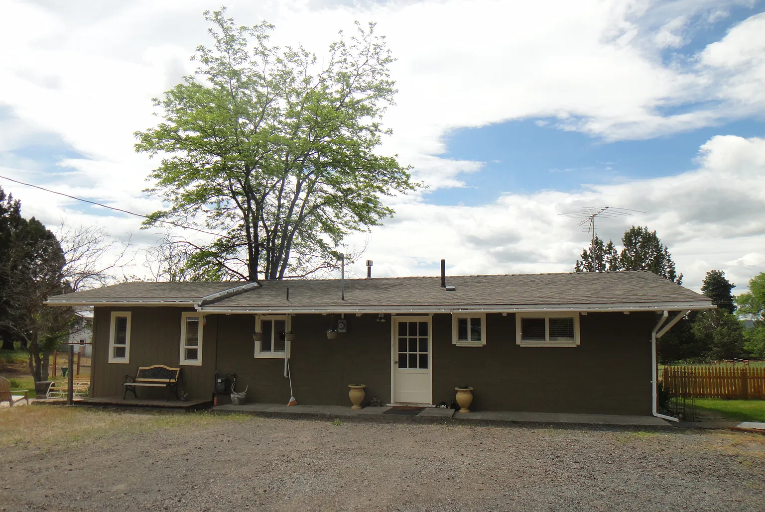 1858 Pine Grove Rd photo 1