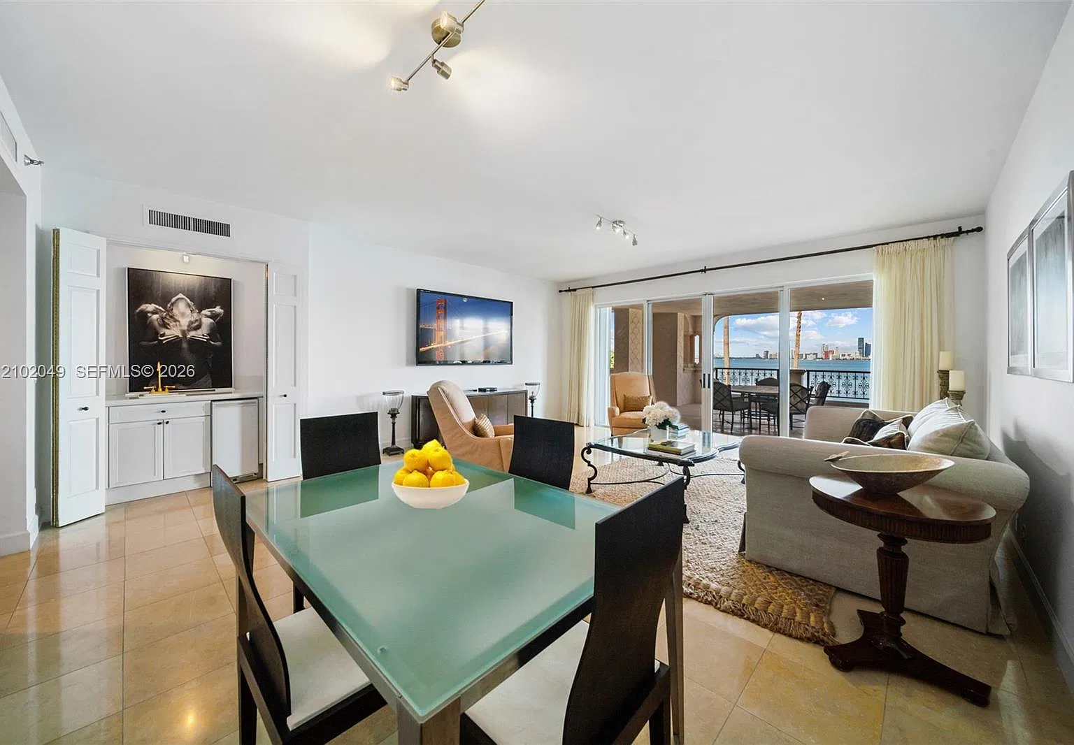 Bayview Fisher Isl Condo — Photo 3