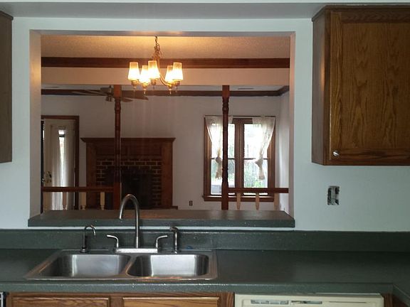 3rd image of 3985 Wyckoff Dr