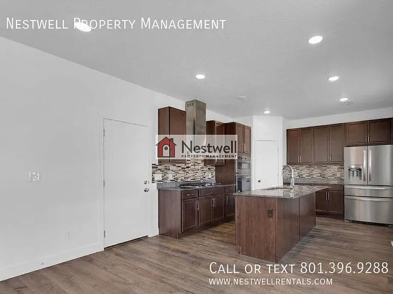 563 E Alma Mater Ave — Photo 5