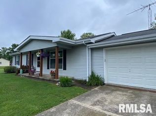 204 Cardinal Dr, Woodlawn, IL 62898