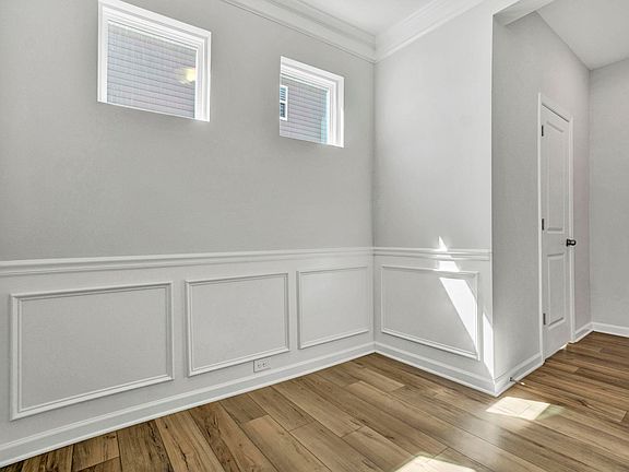 3rd image of 270 Pendergast Rd