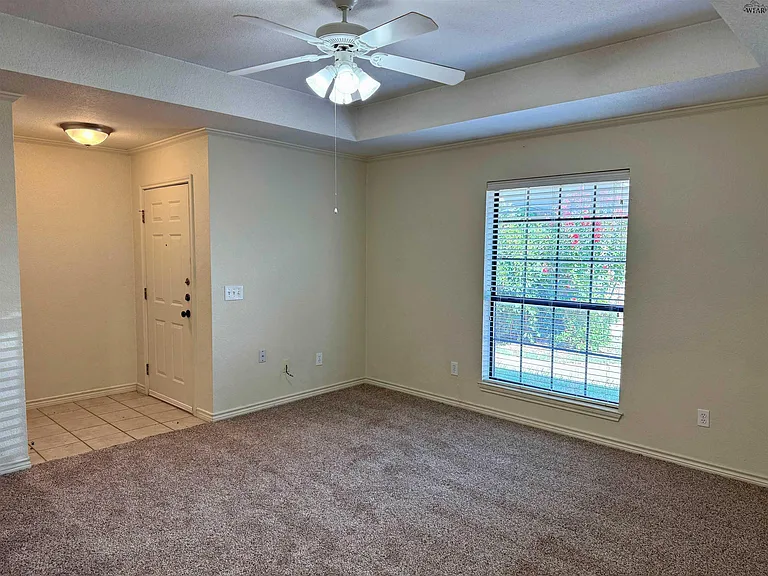 4710 Brookdale Dr — Photo 5