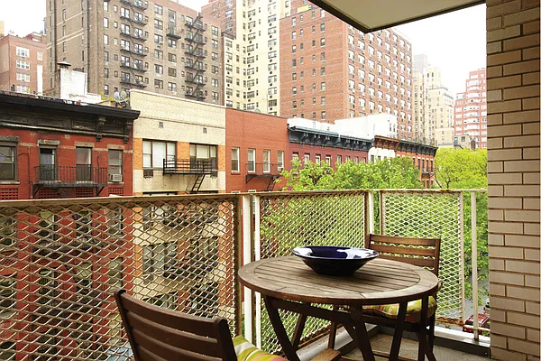 Sold by Stribling | media 9