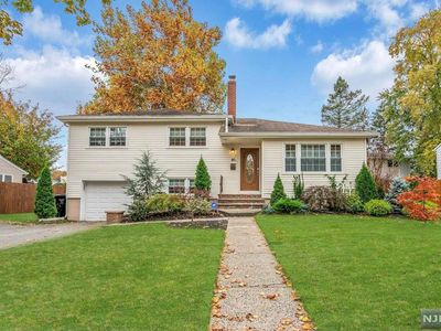 80 Crain Rd, Paramus, NJ, 07652