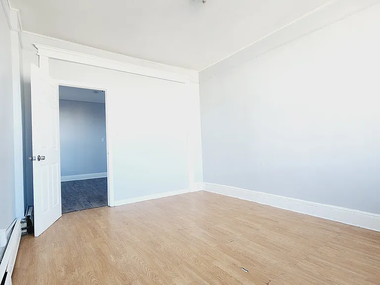11 Grant Ave #3L — Photo 4