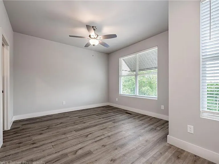1508-1518 N Gregg Ave — Photo 10
