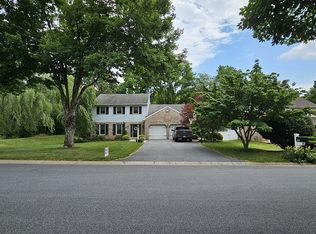 208 Suncrest Rd, Lancaster, PA 17601