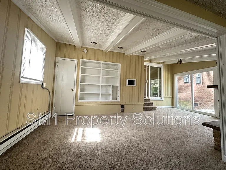 626 Memphis St — Photo 15