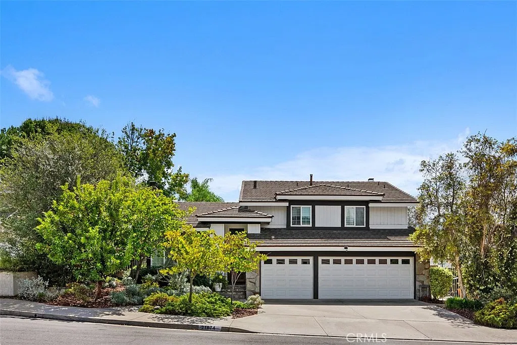 4 bed, 2484 sqft, $5,600 — Photo 4