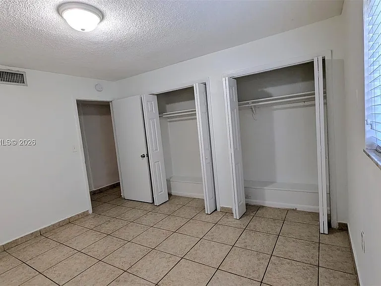 3525 SW 25th Ter #1 — Photo 15