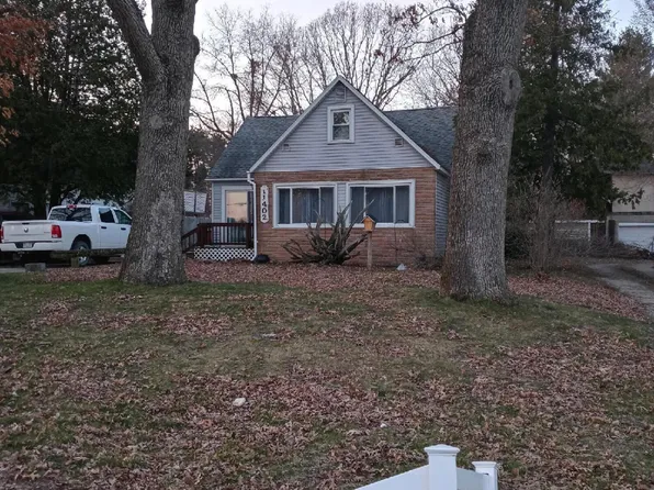 11402 Pine St, Gowen, MI 49326