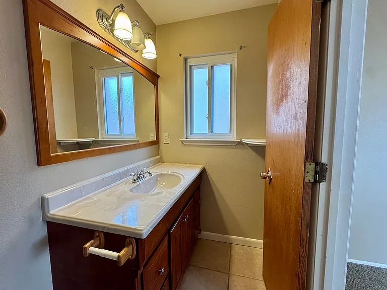 9516 Dona Marguerita Ave NE — Photo 12