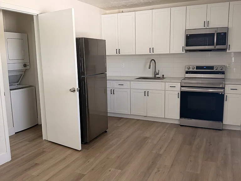 525 Morrison Ave #2 — Photo 3