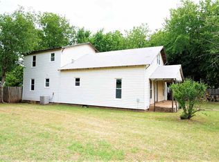 227 Cedar St, Perry, OK 73077